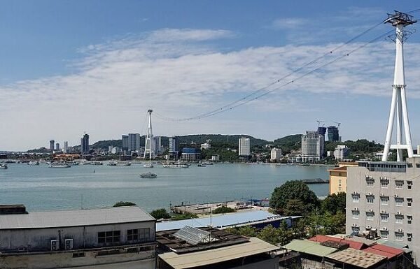 A La Carte Ha Long Bay 1-bedroom for rent, 50 m² facing the bay
