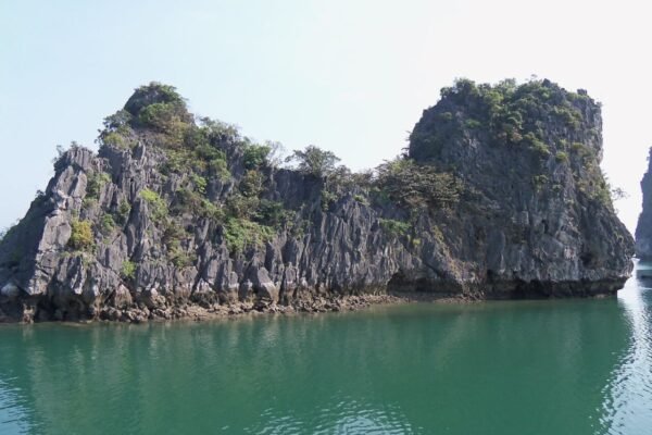 A La Carte Ha Long Bay 1-bedroom for rent, 56 m² high floor lake view