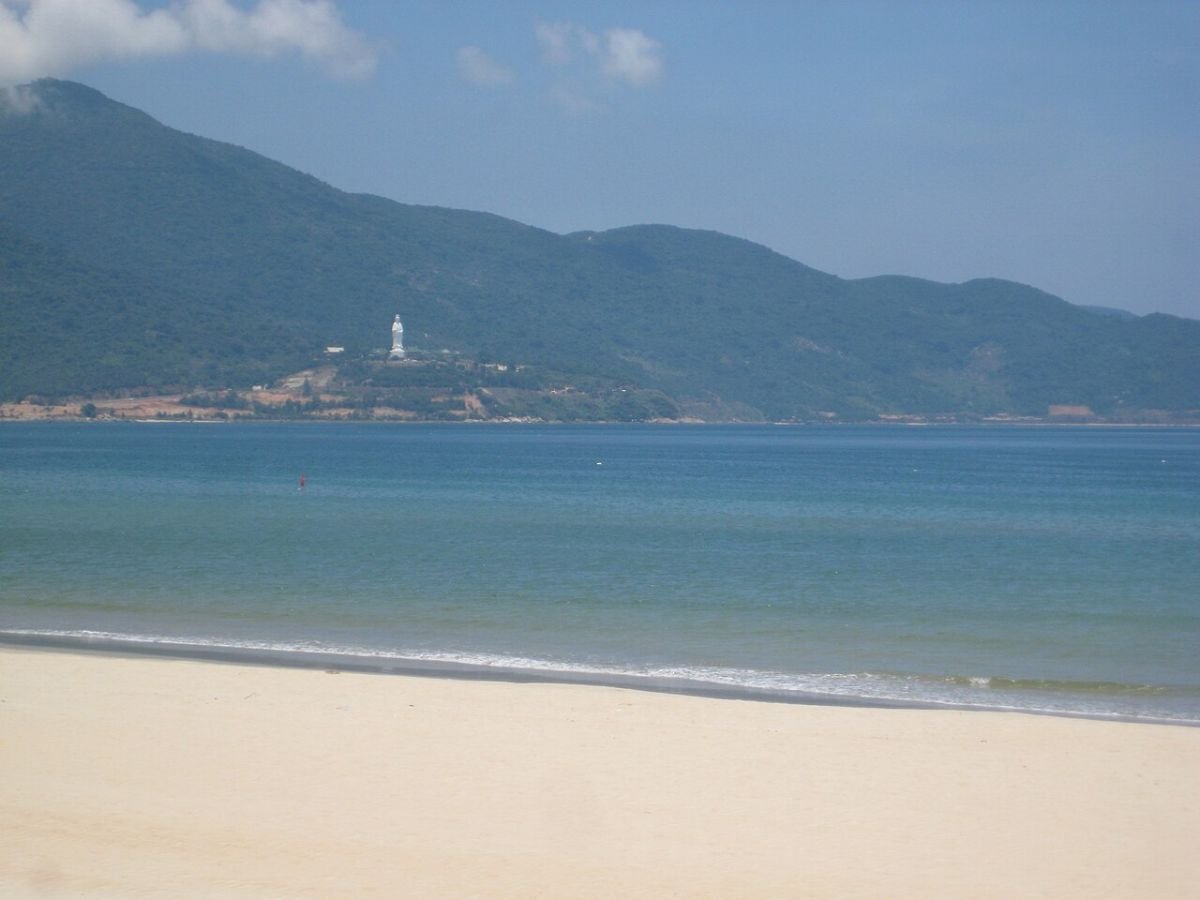 Son Tra peninsula across the bay
