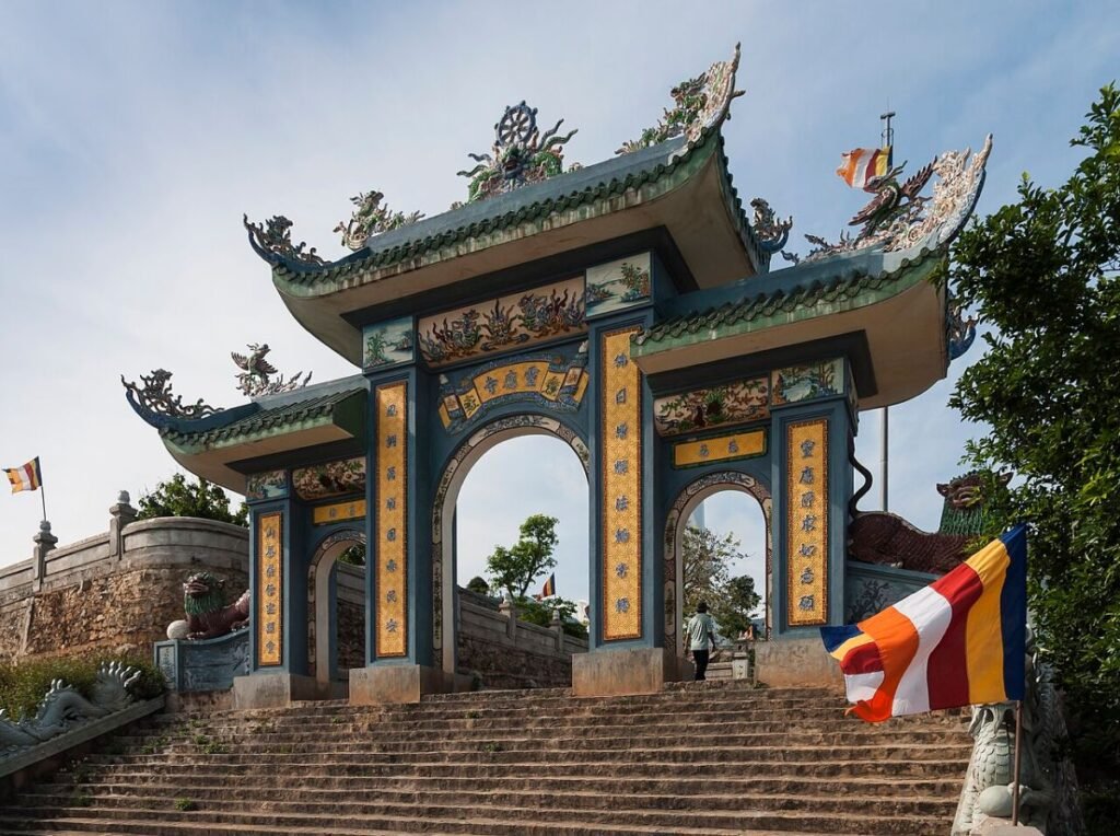 Pagoda gate in Da Nang
