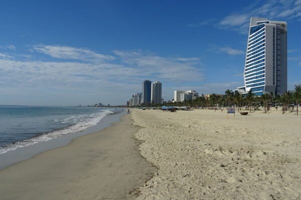 Alphanam Luxury Apartment 2-bedroom for rent, 80 m² by My Khe Beach