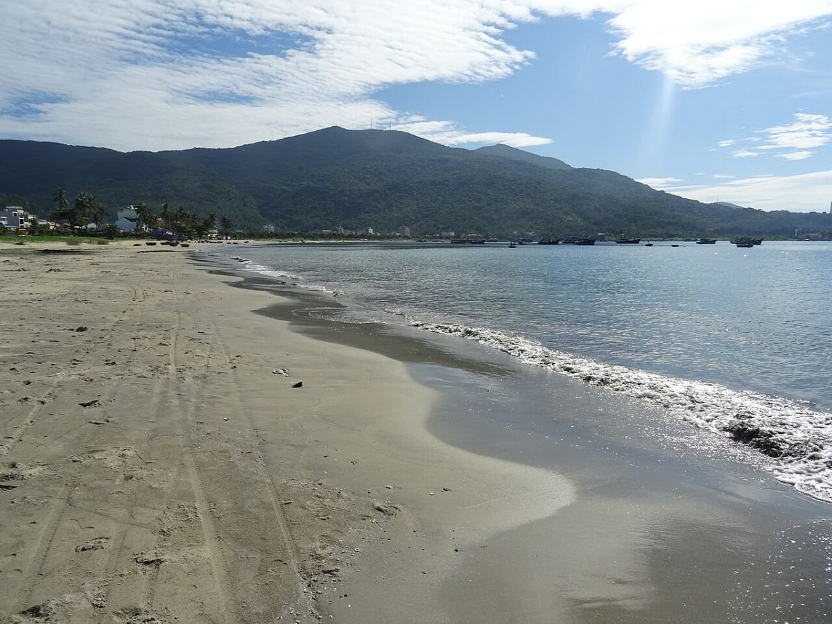 Wide view of My Khe Beach
