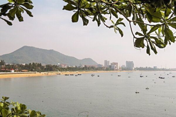 Altara Residences Quy Nhon 2-bedroom for rent, 69 m², top-floor fireworks view