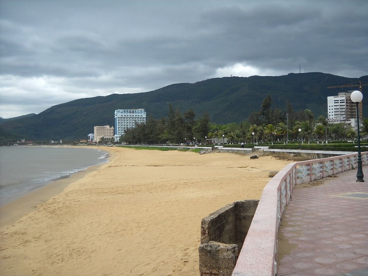 Quy Nhon seafront and towers