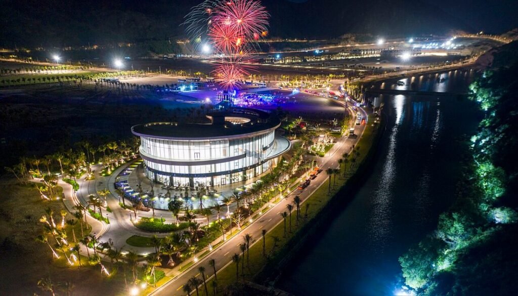 Quy Nhon seafront at night