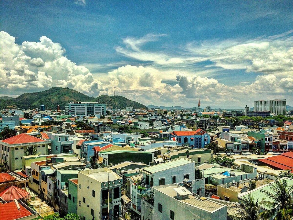 Quy Nhon rooftops and hills