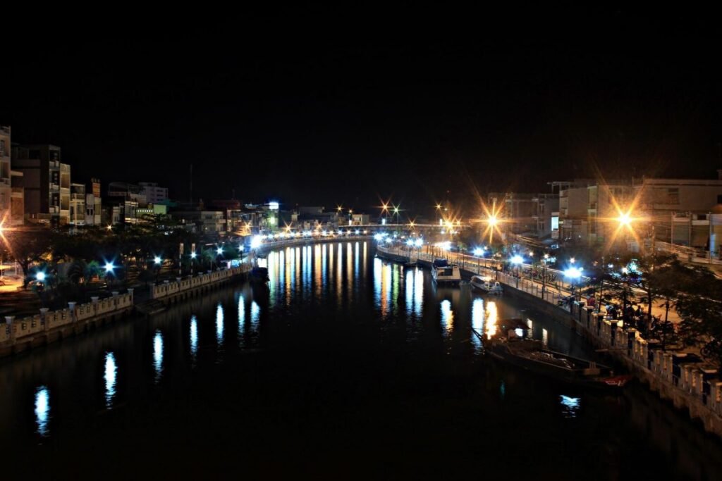 The river embankment in Ca Mau, close to An Xuyen Ward