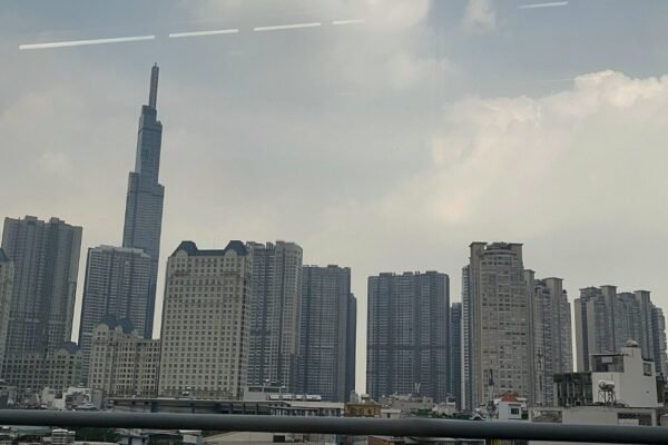 Buy officetel Vinhomes Central Park: 42 m² in Landmark 2, tenant in place