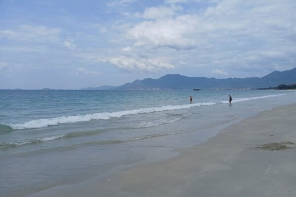 CaraWorld Cam Ranh pool villa for sale, 166 m² near Bai Dai beach