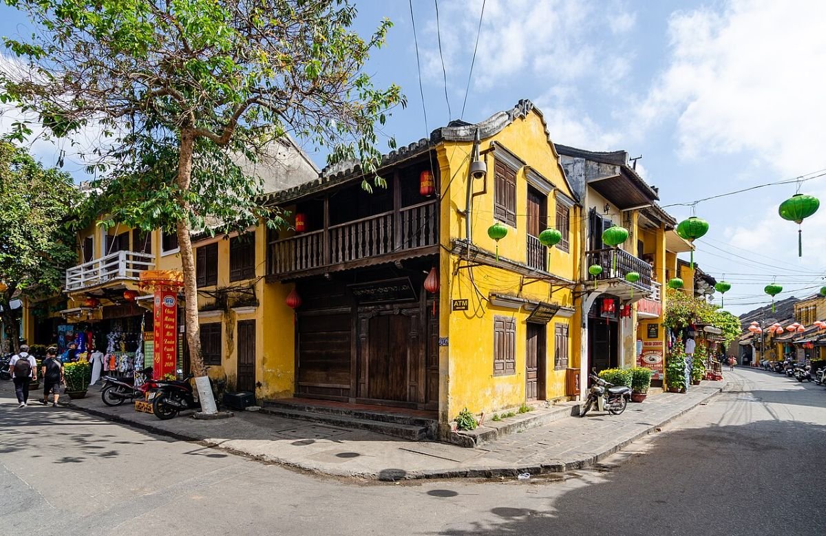 Street of yellow houses, Hoi An