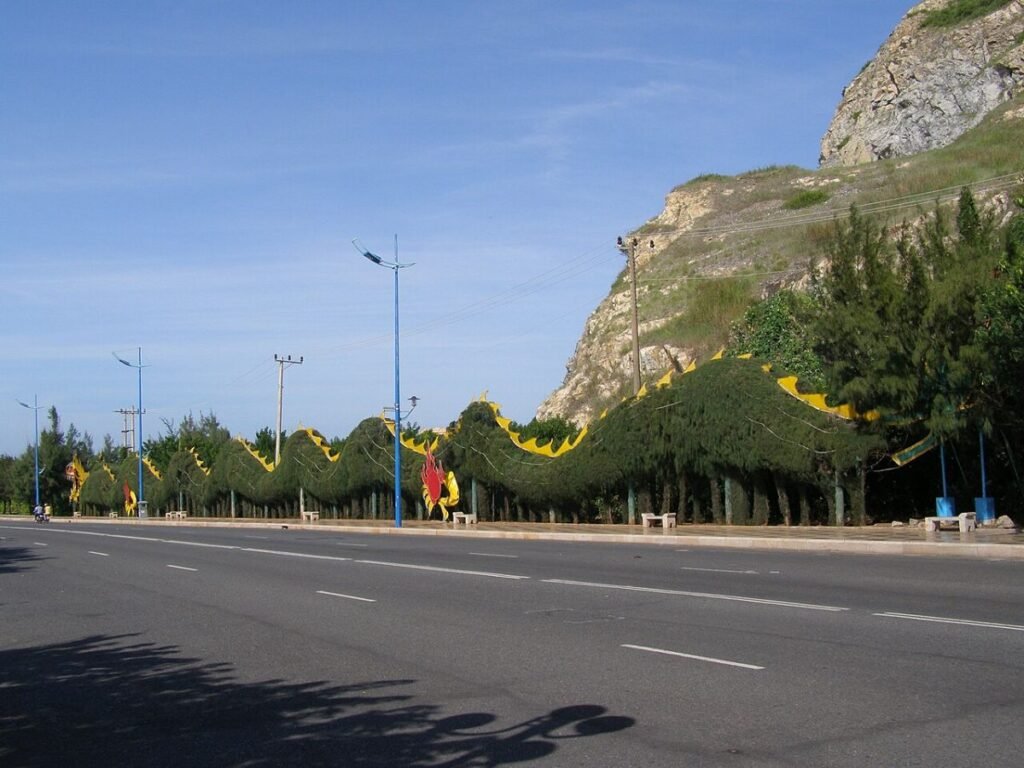 Coastal road below Small Mountain