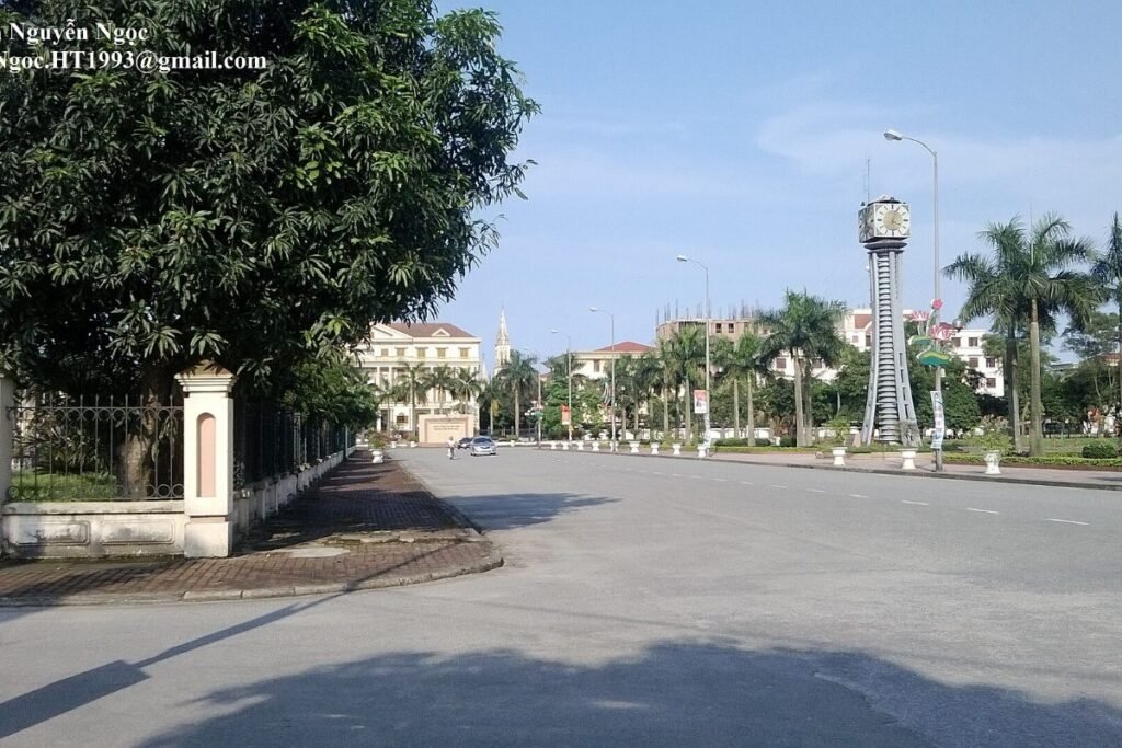 The central square in Ha Tinh, near D’ Metropole