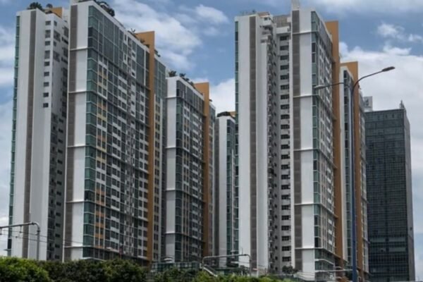 Eaton Park 4-bedroom for rent, pre-lease, large family layout