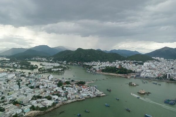 Gold Coast Nha Trang corner 3-bedroom for rent, 178 m² with full sea view