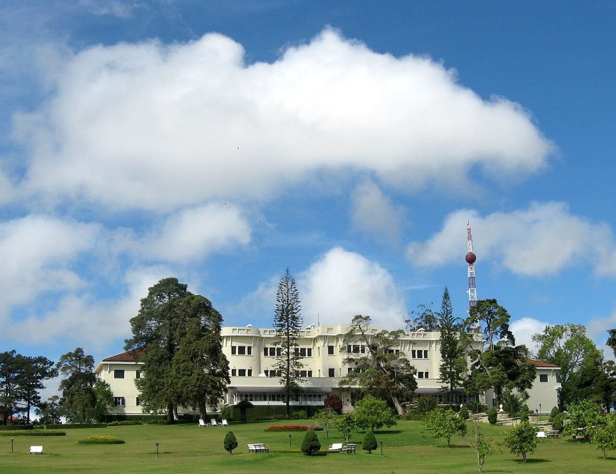 Blue sky over Da Lat park