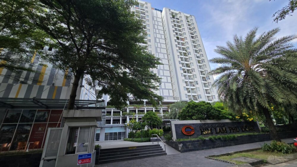 Source photograph of the Him Lam Phu Dong apartment advertised for rent