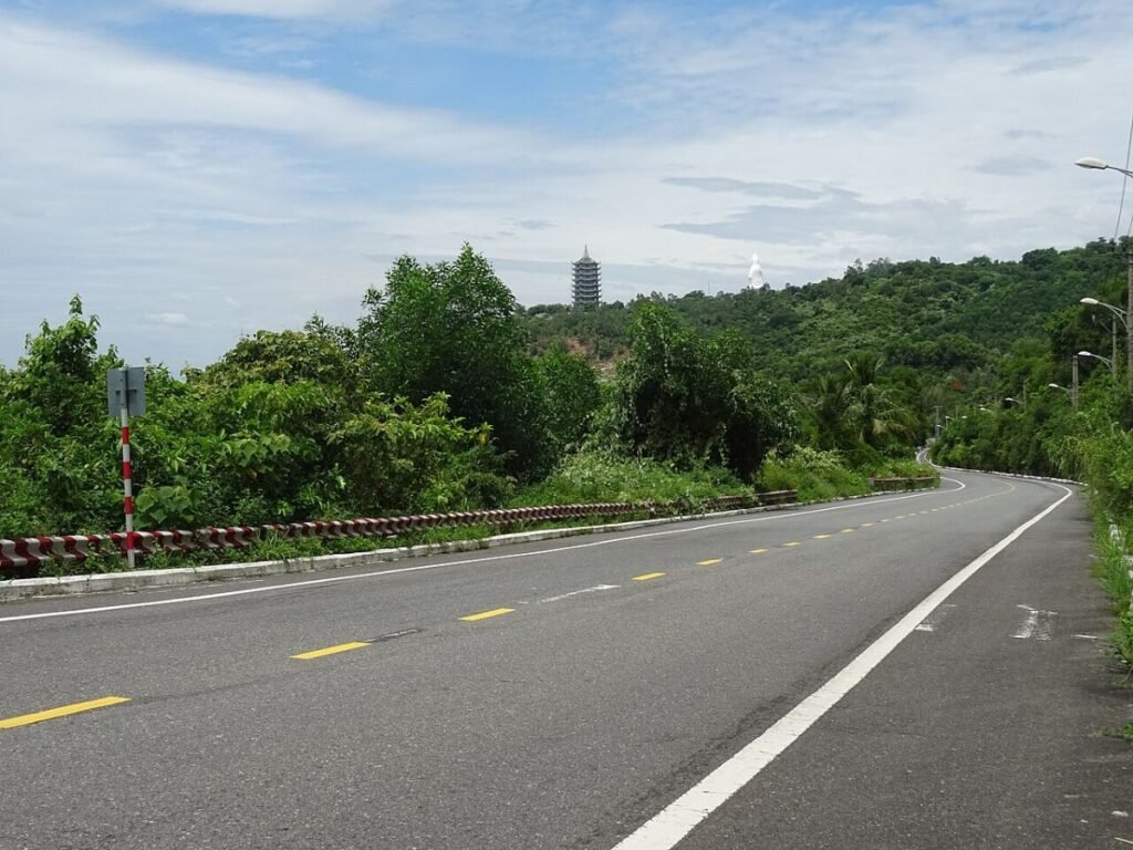 Road up Son Tra