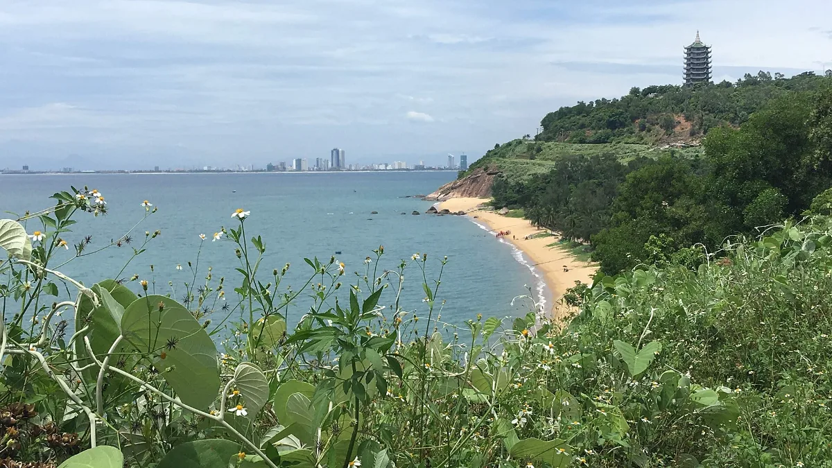 Son Tra Peninsula and the Da Nang coast near Hiyori Aqua Tower