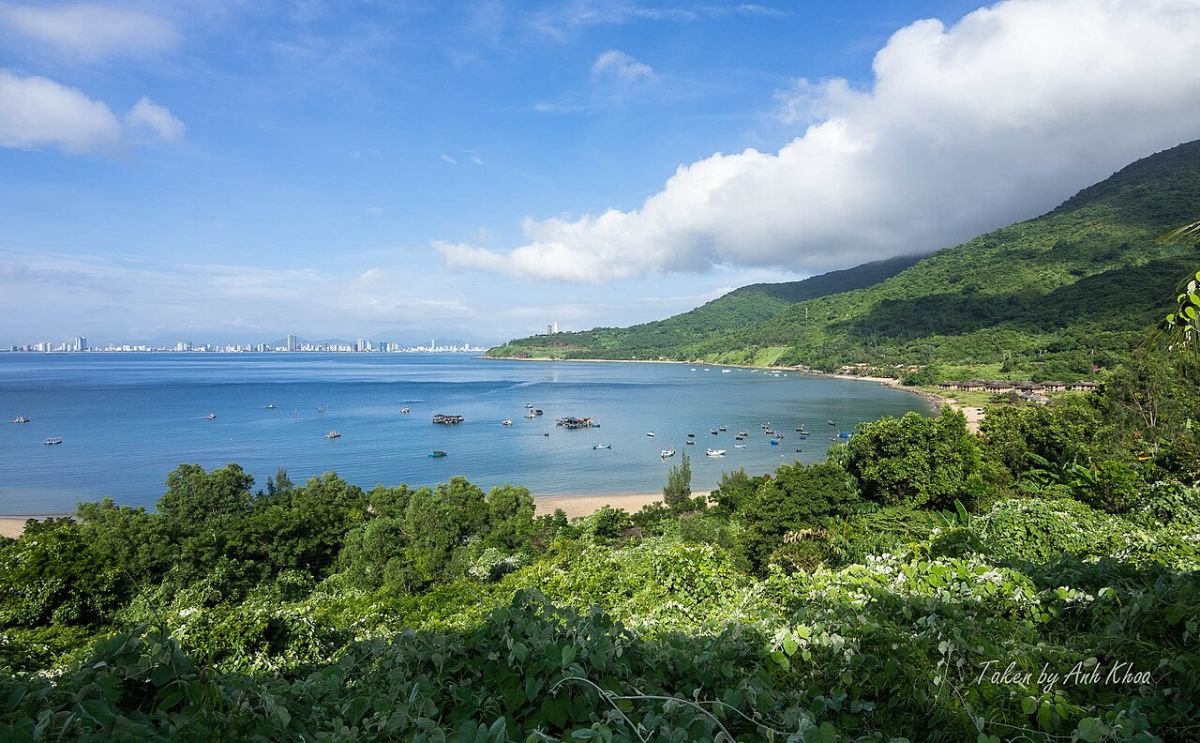 Da Nang coastline seen from the Son Tra hills