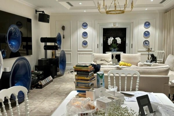 Hoang Thanh Tower 5-bedroom apartment for sale, 318 m2