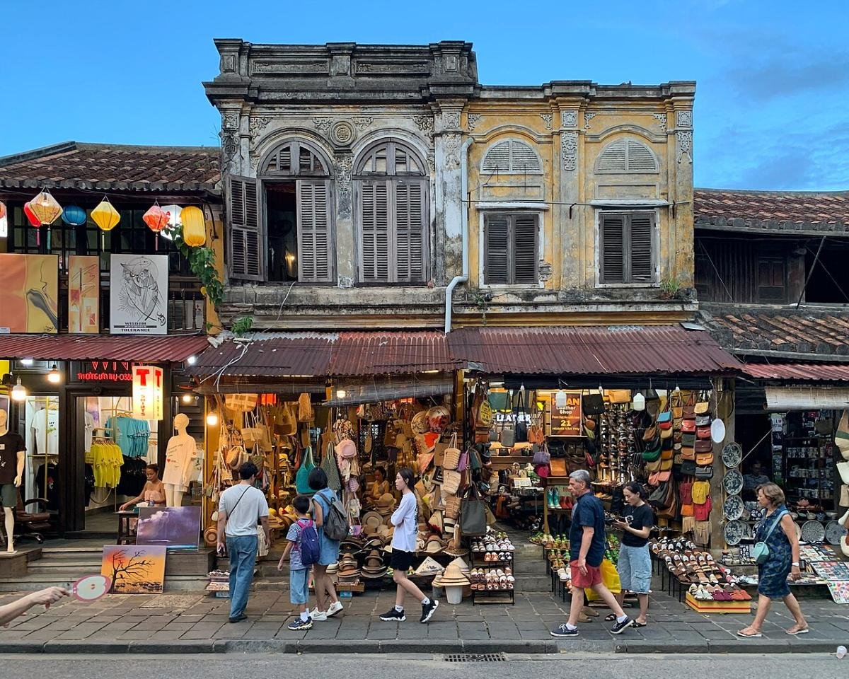 Old houses on a Hoi An street
