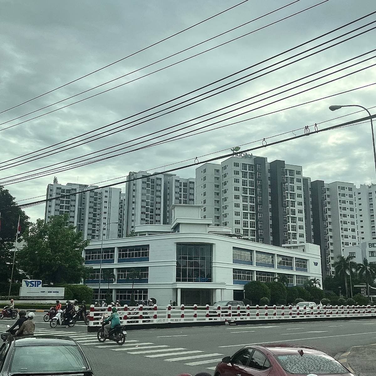 National Highway 13 in Binh Hoa, Thuan An, near the La Pura apartment project