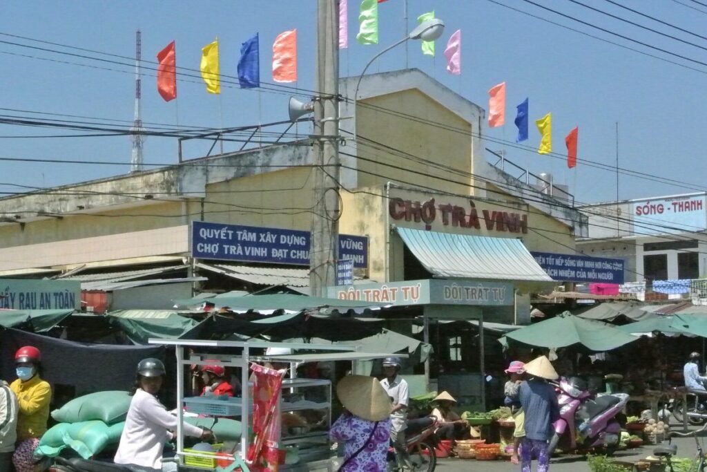 Tra Vinh market near Bach Dang Street