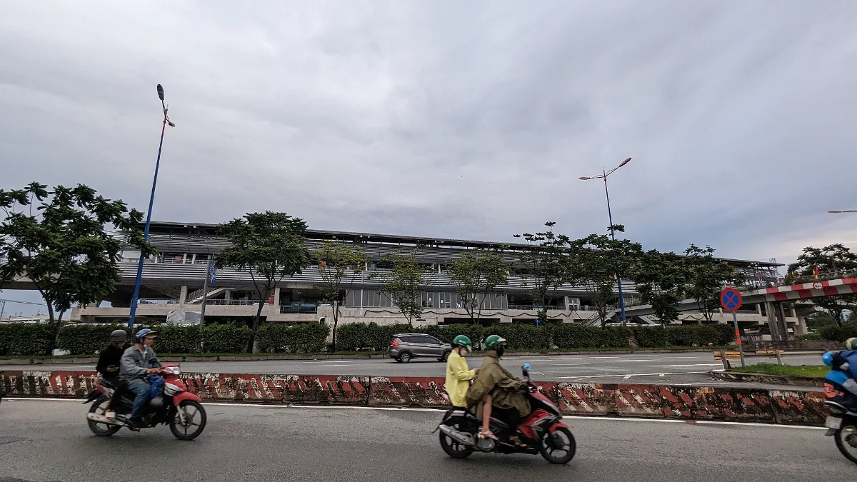 Suoi Tien Park station on Metro Line 1