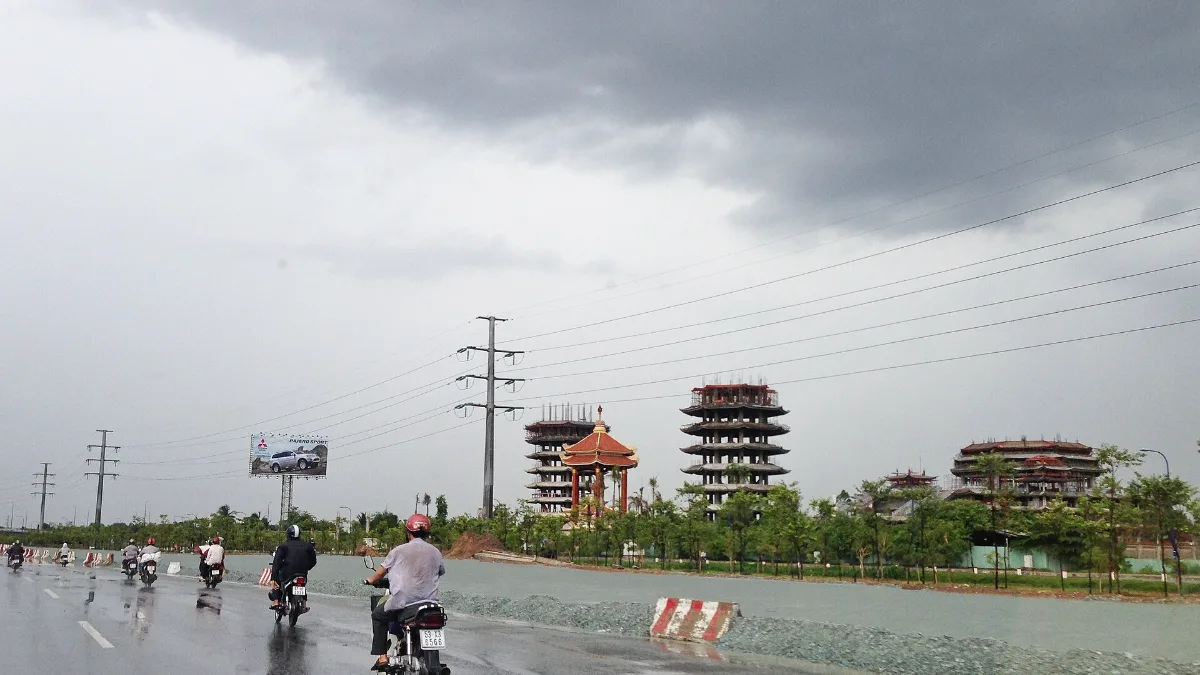 Hanoi Highway passing through An Phu