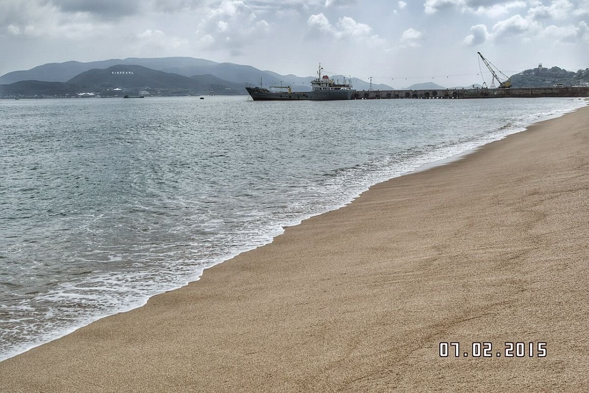 Quiet stretch of Nha Trang beach