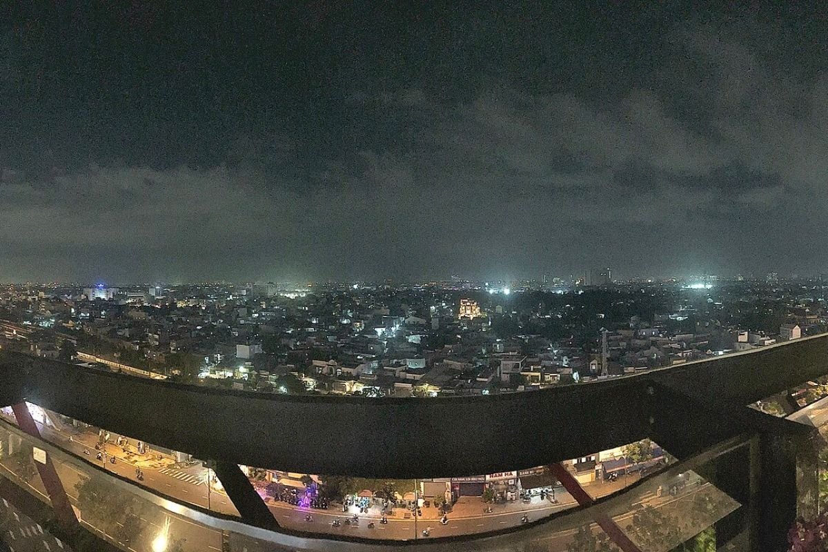 Thu Duc skyline at night near Masteri Park Place 3-bedroom apartments