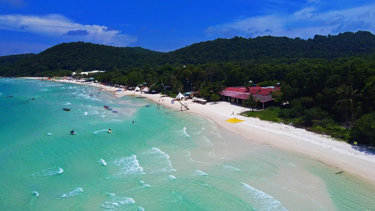 Bai Sao beach in the south of Phu Quoc