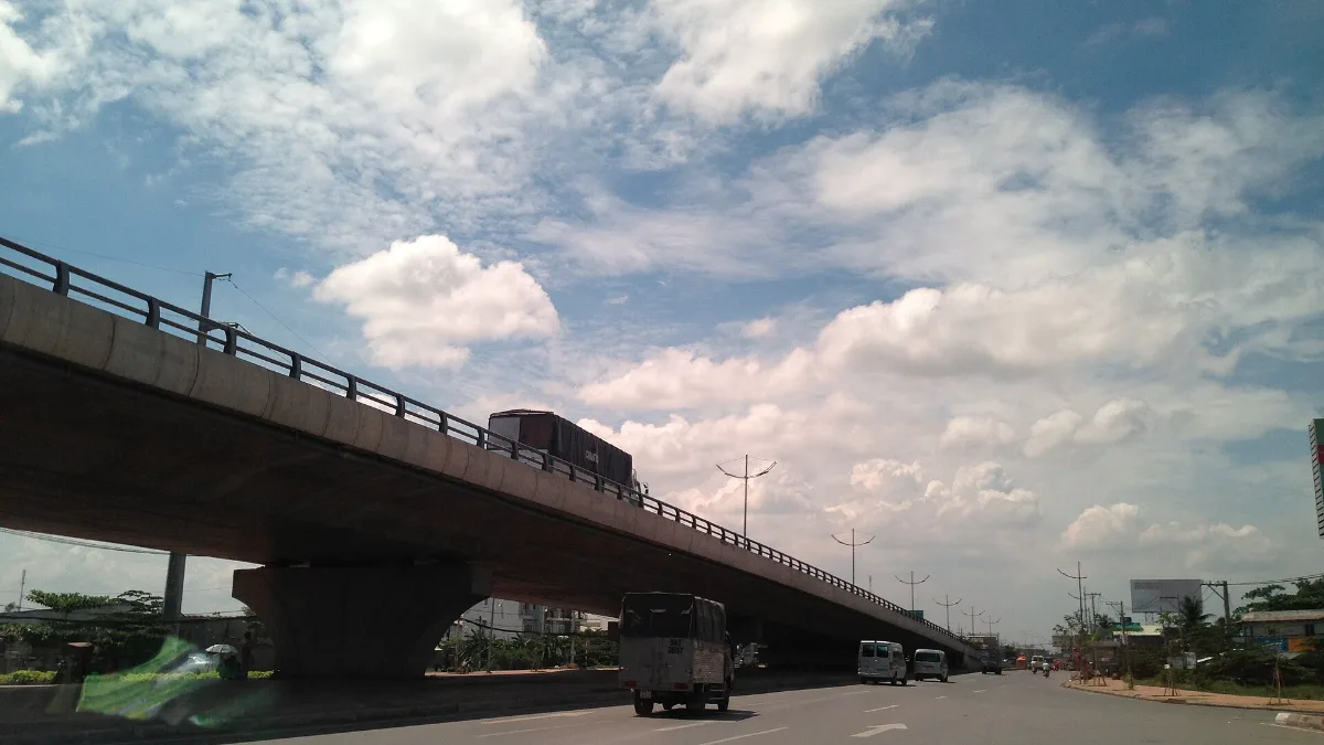 Flyover at National Road 1 and Nguyen Van Linh, Binh Chanh