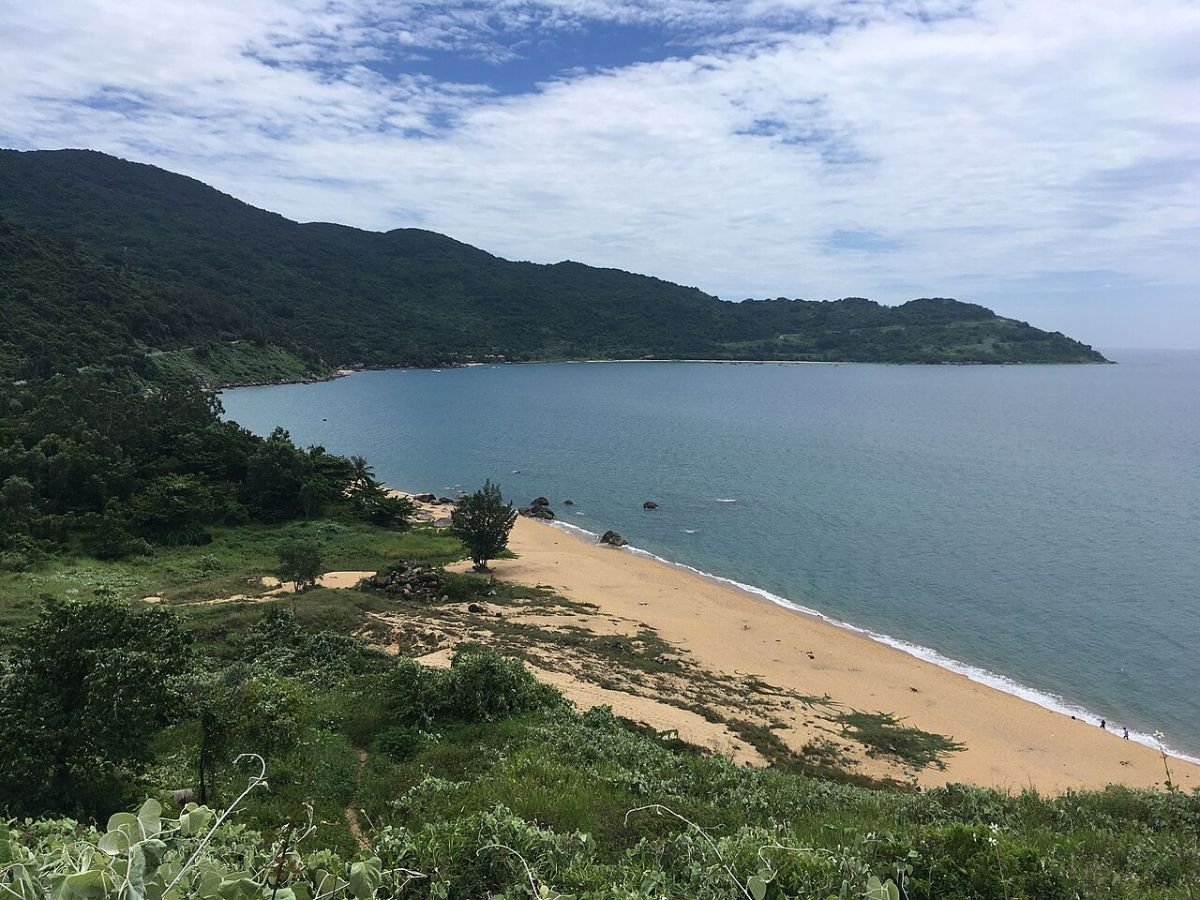 Bay below the Son Tra hills
