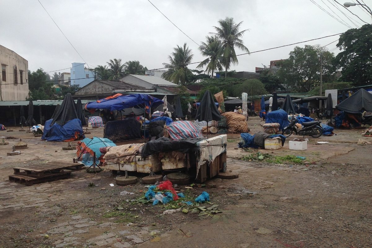 A market in Quang Ngai, near the Trade Union social housing project