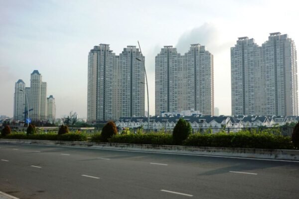 Saigon Pearl 1-bedroom for rent, 70 m², big balcony
