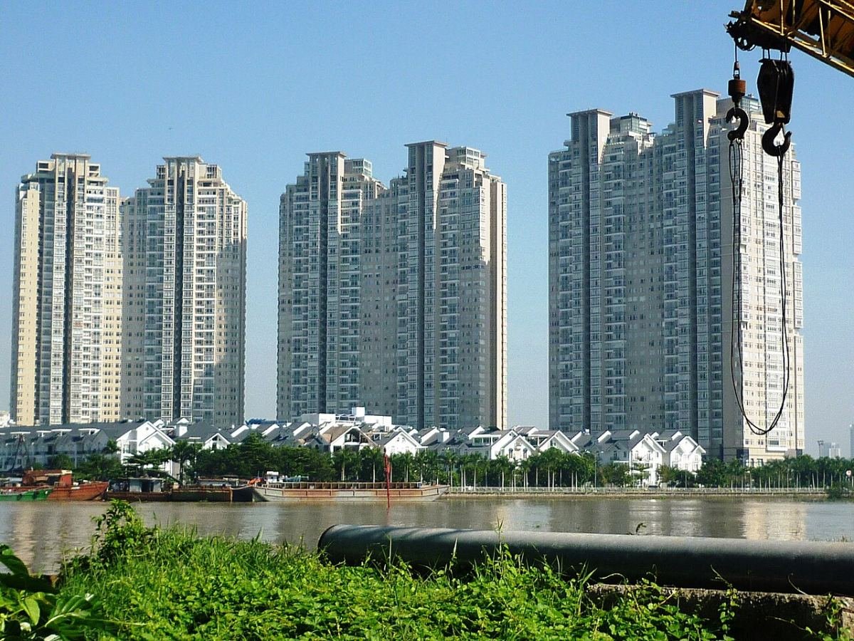 Saigon Pearl 2-bedroom for rent – Saigon Pearl towers on Nguyen Huu Canh Street, Binh Thanh