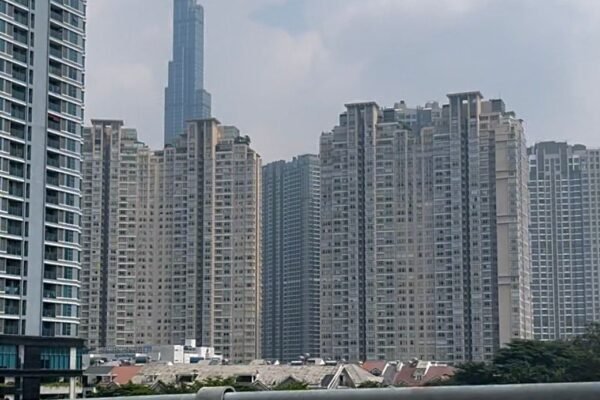 Saigon Pearl 3-bedroom for sale, 140 m², two balconies