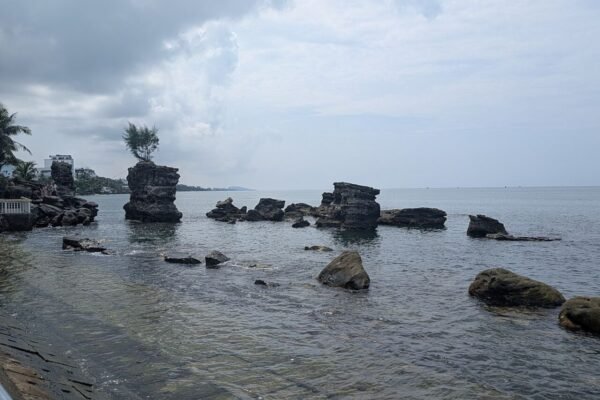 Sonasea semi-detached villa for sale, 152 m² near Bai Truong