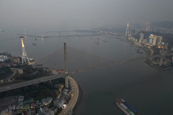 Sun Centro Town 3-bedroom for rent, Ha Long Bay view, pre-lease