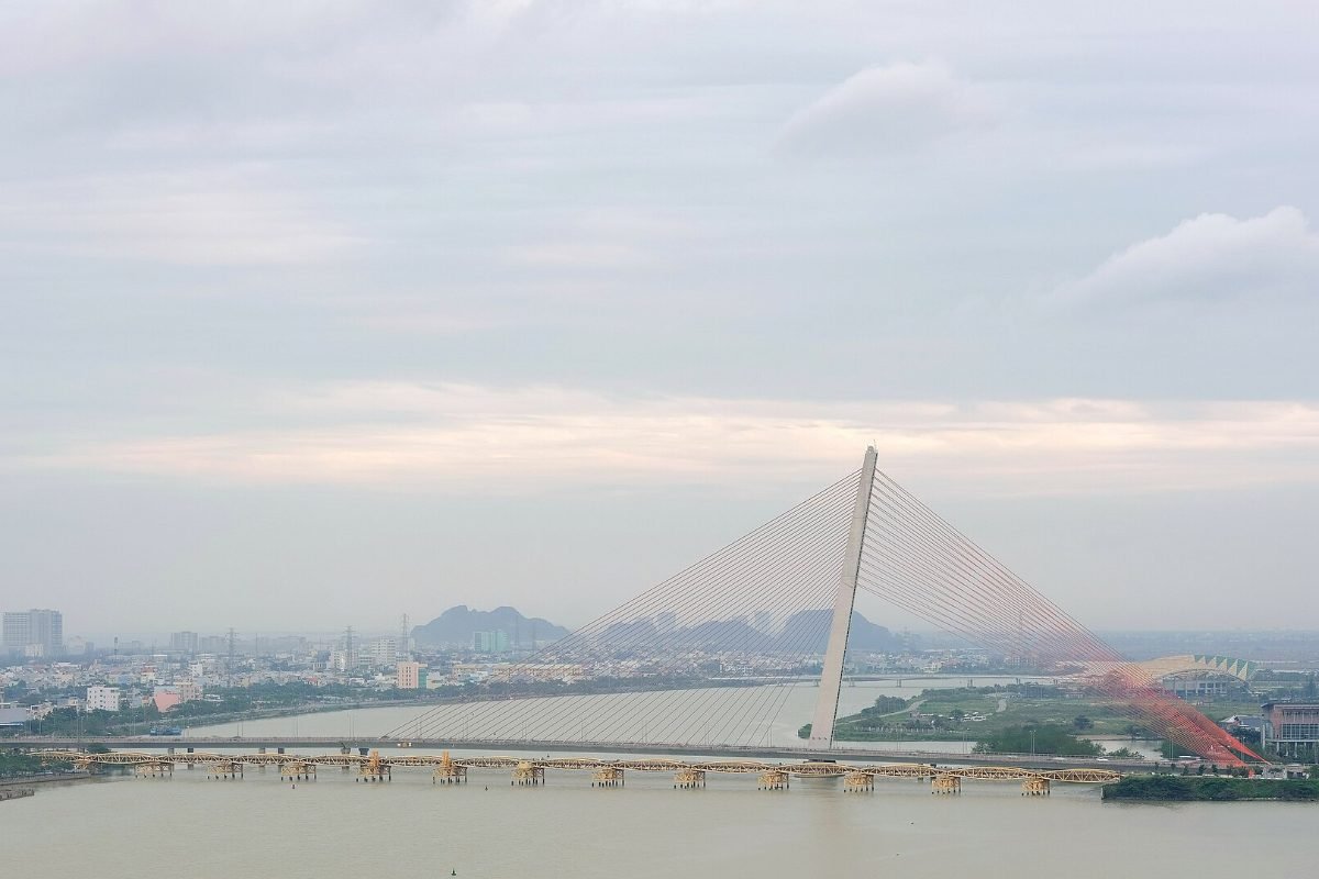 Tran Thi Ly Bridge in Da Nang, next to Sun Cosmo Residence 1-bedroom apartments for rent