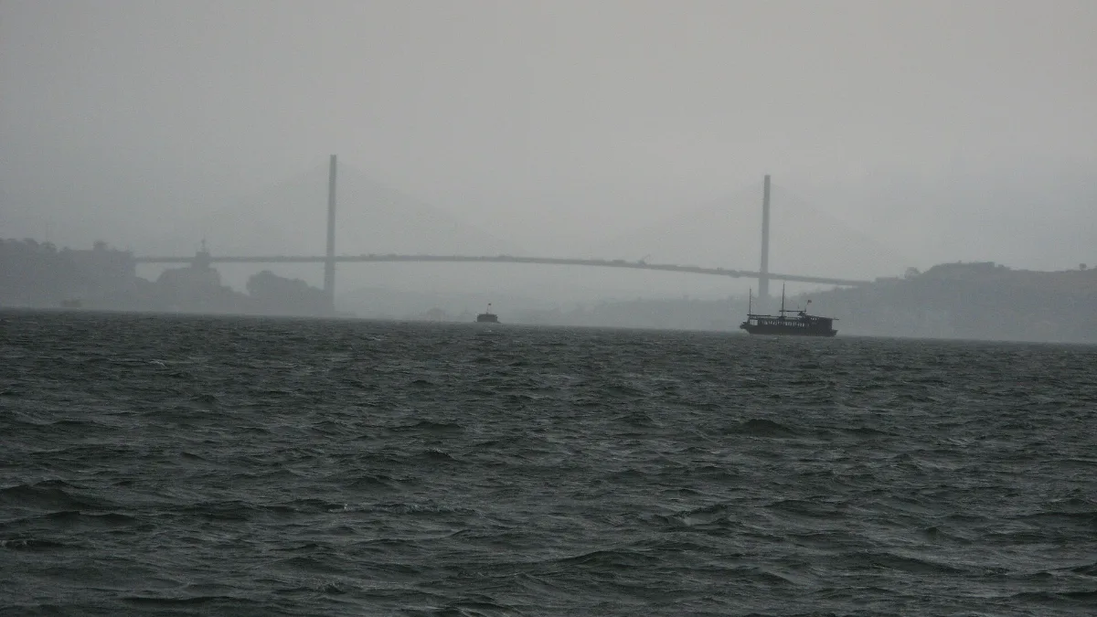 Bai Chay Bridge, Ha Long