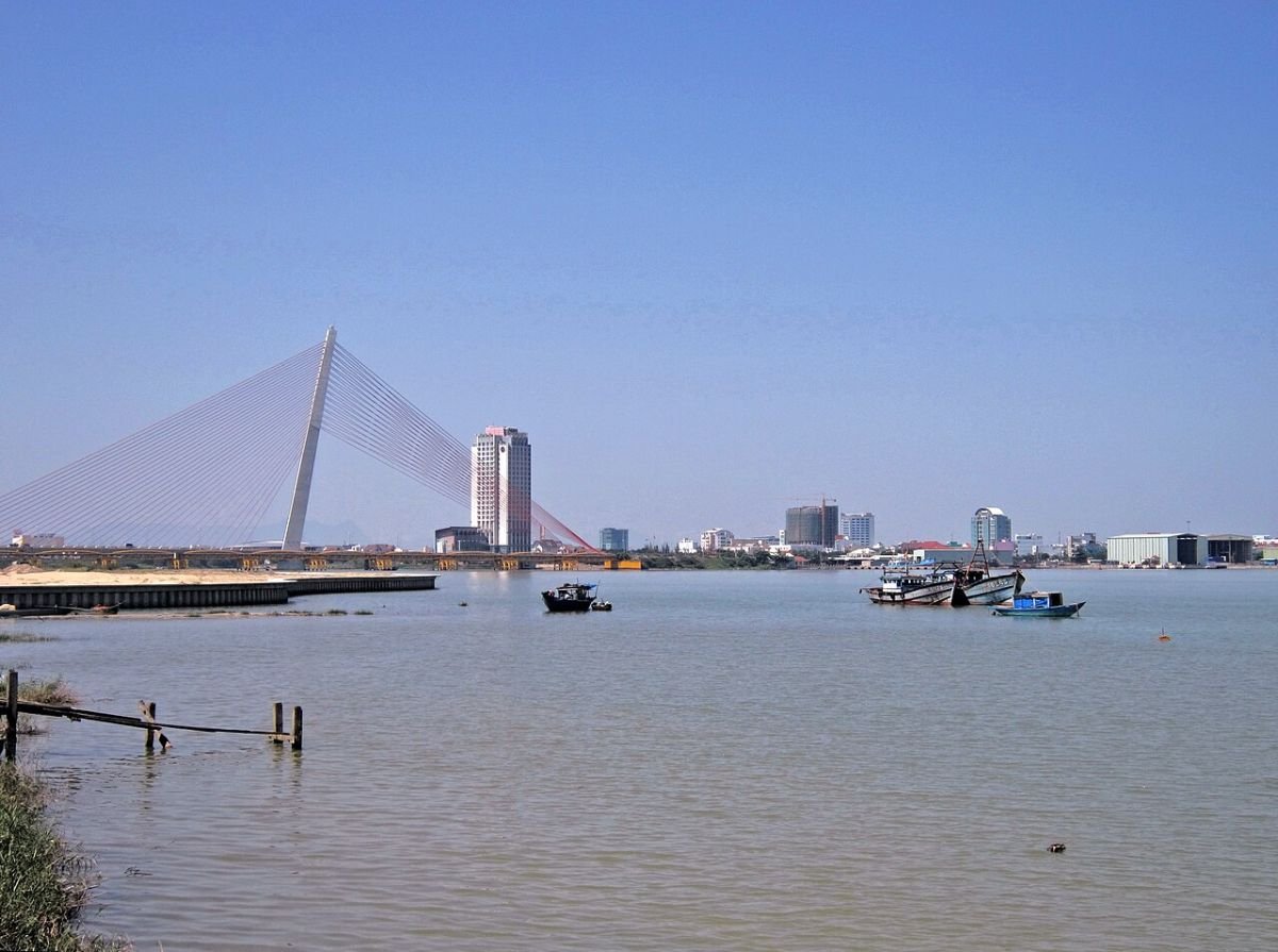 Tran Thi Ly Bridge by day