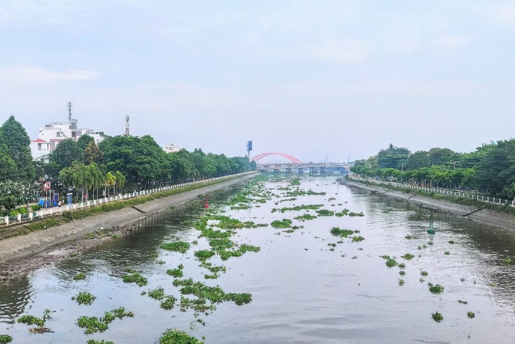 The Thanh Da canal on the peninsula where Sun Thanh Da 1-bedroom apartments are planned