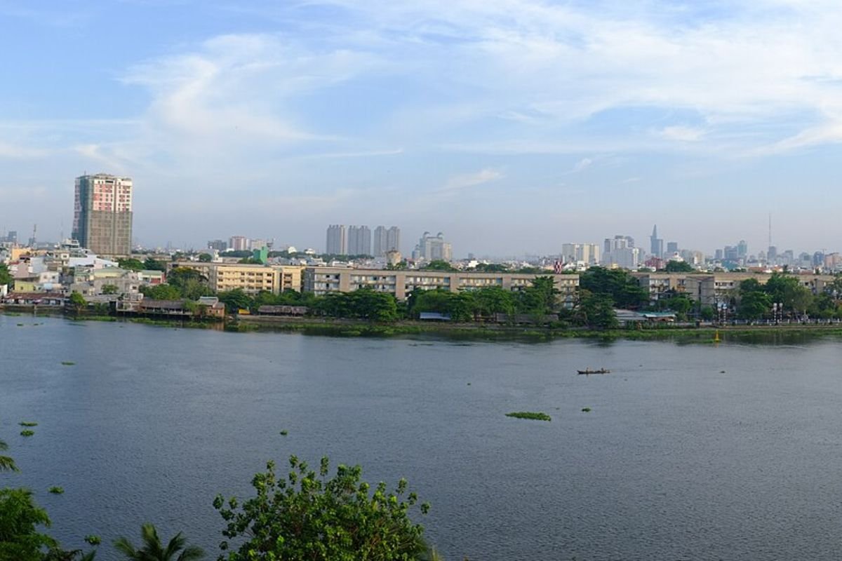 Saigon panorama with the Thanh Da peninsula, site of Sun Thanh Da