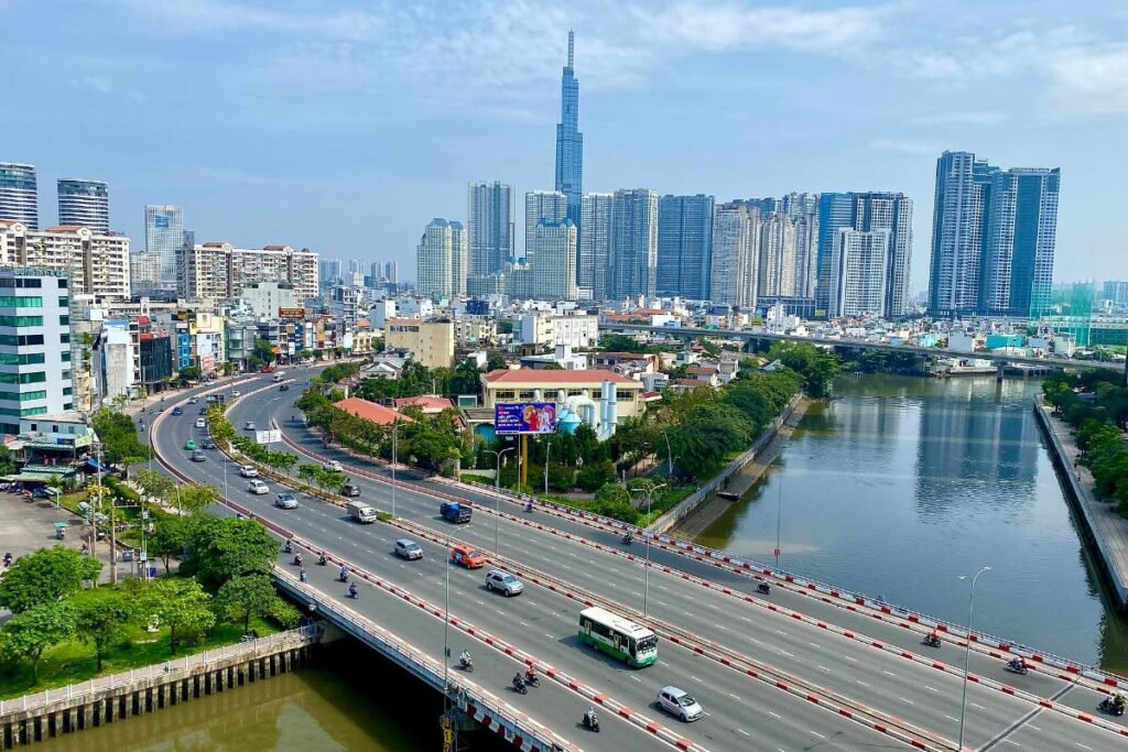 Nguyen Huu Canh Street, the main road outside Sunwah Pearl