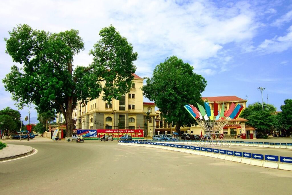 The central roundabout in Vinh Yen, near The City Light 1-bedroom apartments for rent
