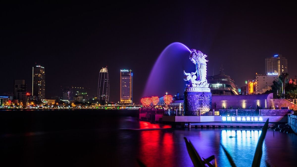 Dragon Bridge lit at night