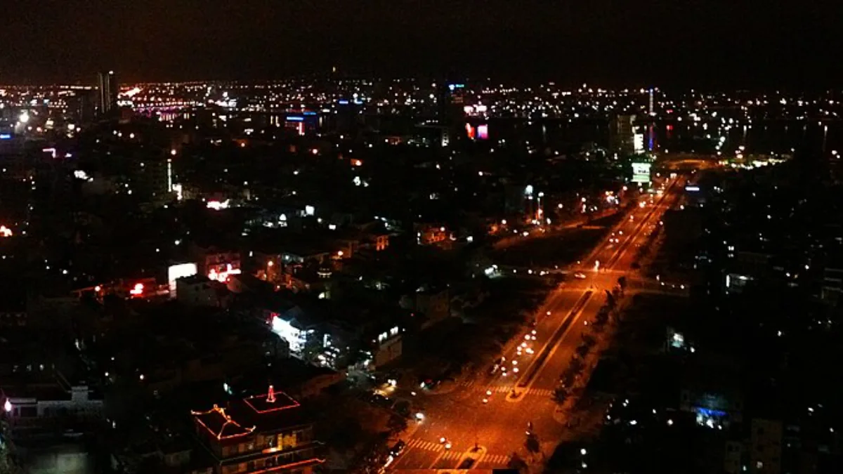 Night panorama of Da Nang along the Han River
