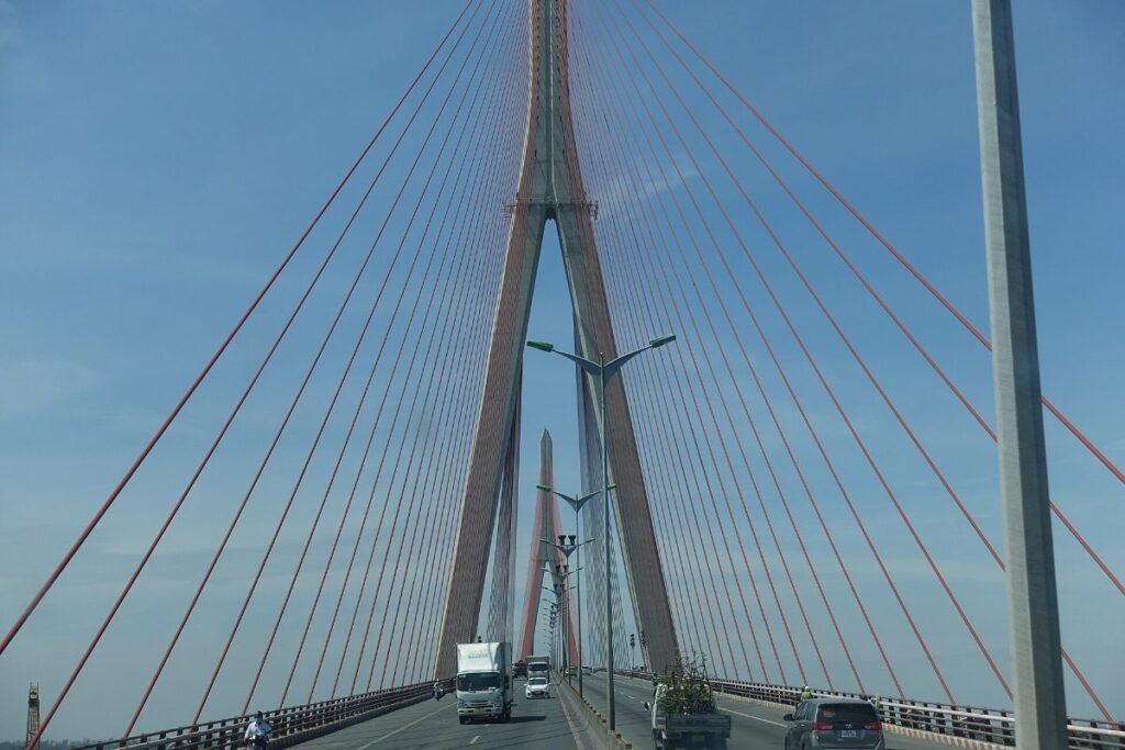 Thu Thiem bridge, linking The Metropole area to District 1